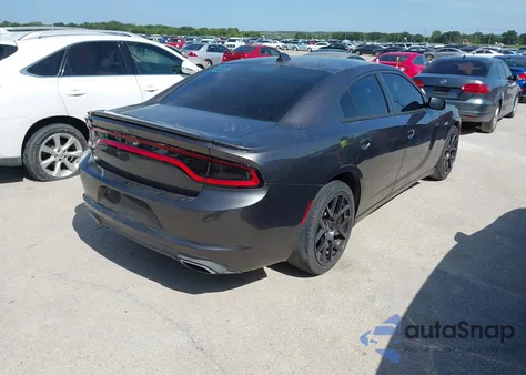 2015 Dodge Charger Sxt z USA, uszkodzony, nr VIN 2C3CDXHG1FH852376